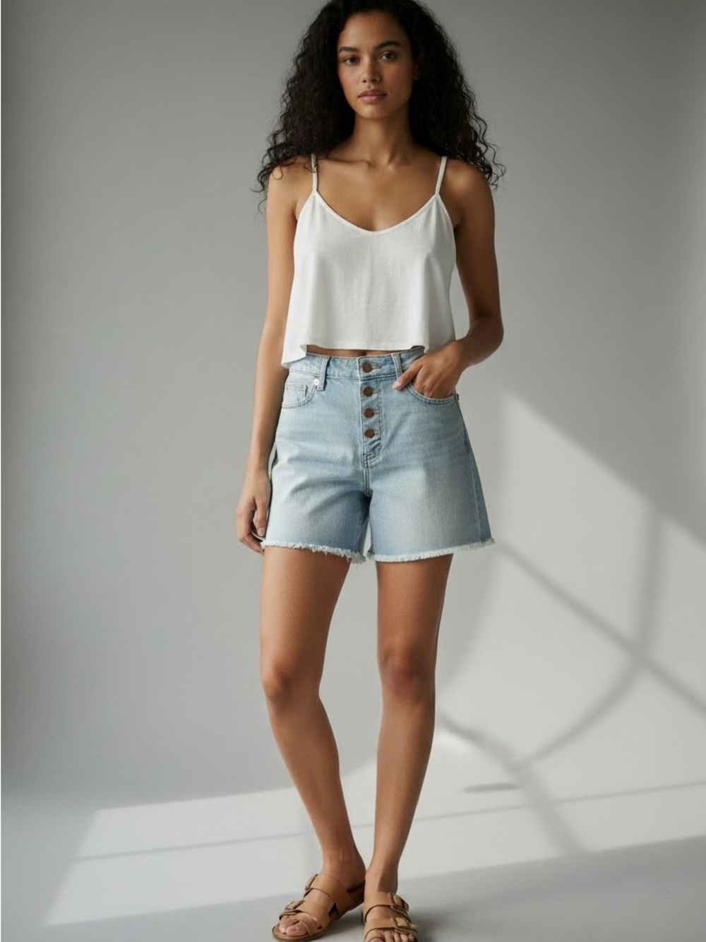 Universal Thread High Rise Light Wash Button Fly Raw Hem Denim Shorts 8/29